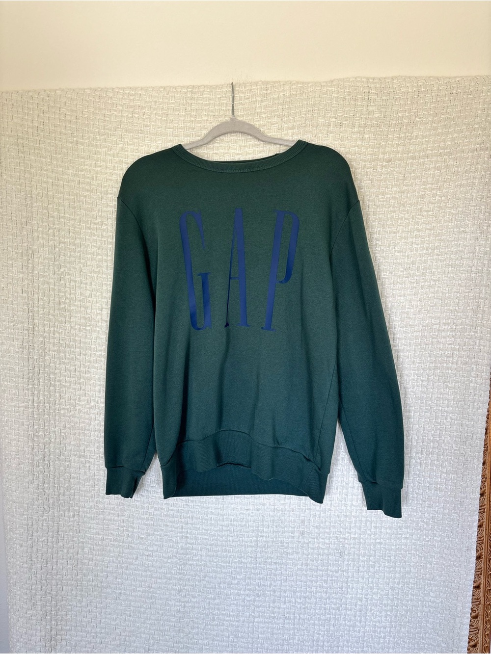 GAP Sweatshirt ✨ - Picture 2 of 6